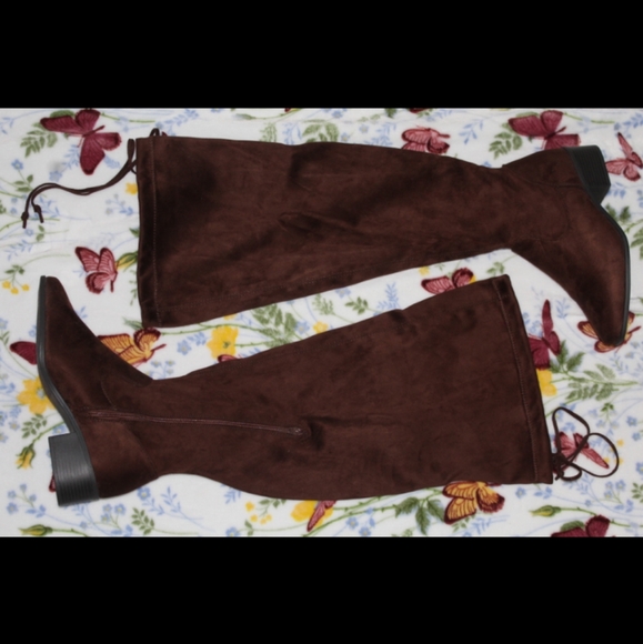 Boots - Picture 3 of 4